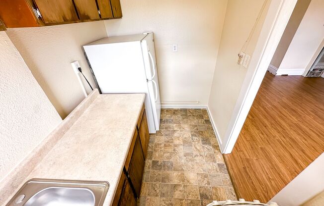Studio, 1 bath, 380 sqft, $1,195, Unit 304