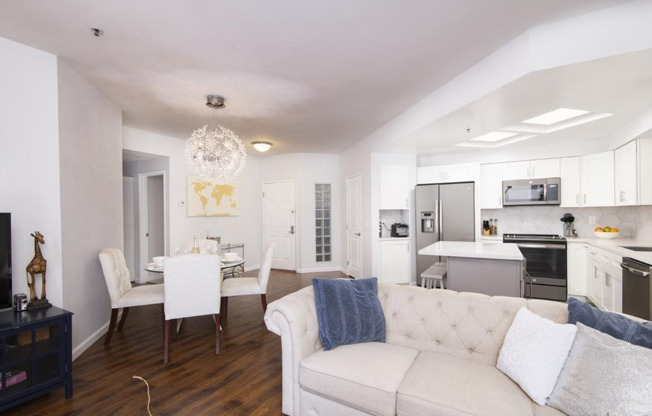 2BR/2BA Downtown Marina District Condo - Gated Community, In-Unit Laundry, Assigned Parking, and Pet Friendly!
