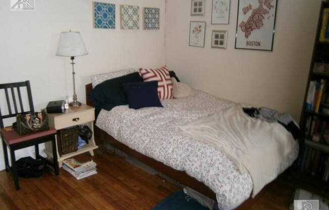 1332 COMMONWEALTH