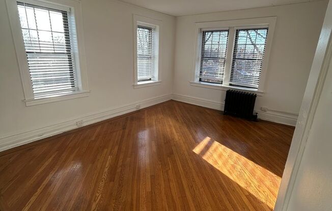 1 bed, 1 bath, 700 sqft, $2,150, Unit E05