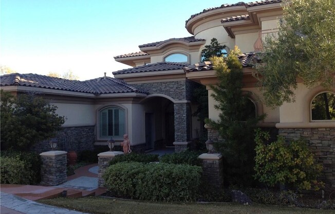 22 BLOOMFIELD HLS DR