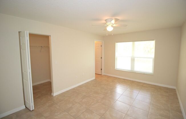 3 beds, 2 baths, $1,645, Unit Unit A