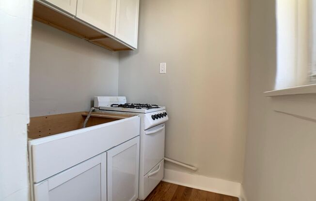 Studio, 1 bath, 375 sqft, $995, Unit 6912 - #408