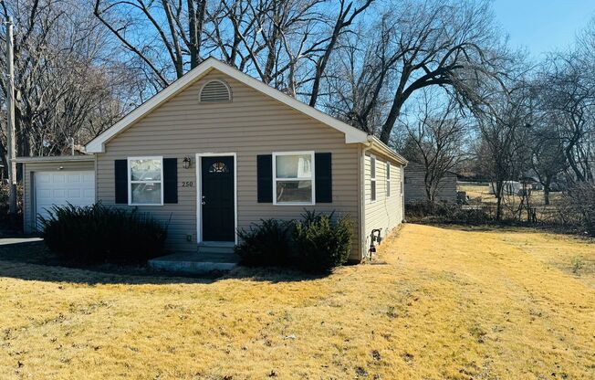 3BD Home with Garage, Yard and Pet friendly!