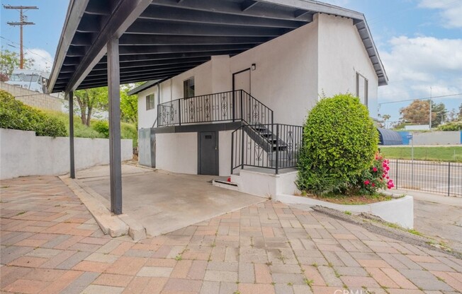 2254 RIVERSIDE DR