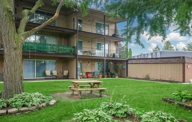 1 bed, 1 bath, 750 sqft, $980, Unit 5-4B