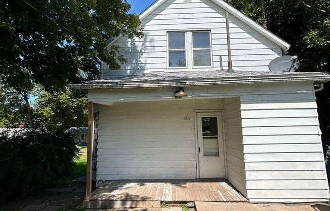 2 Bedroom 1 Bath House in Moline