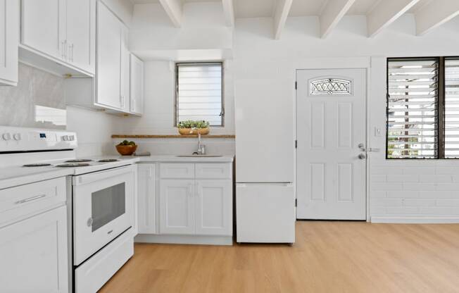 Welcome To Kahakai Apartments