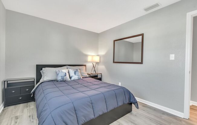 2 beds, 1 bath, $2,100