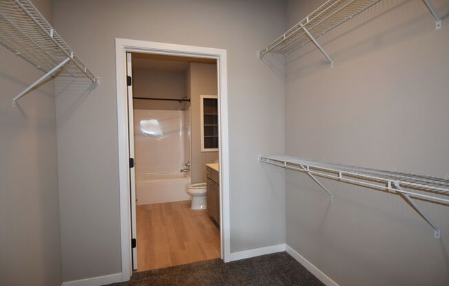 2 beds, 2 baths, 1,248 sqft, $2,750, Unit 5604-415