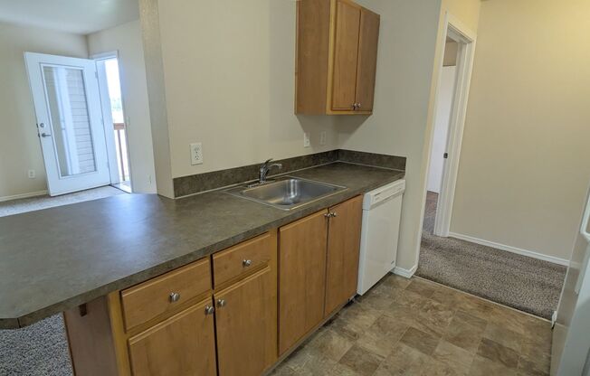 3 beds, 2 baths, 1,180 sqft, $1,625, Unit C103