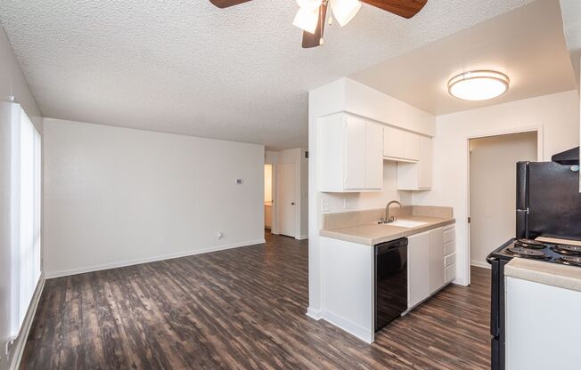 1 bed, 1 bath, 660 sqft, $1,490, Unit 9