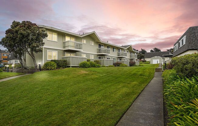 Lush Green Outdoor Spaces at Fairmont Apartments, Pacifica, CA