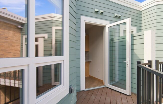 1 bed, 1 bath, 608 sqft, $2,025, Unit 303