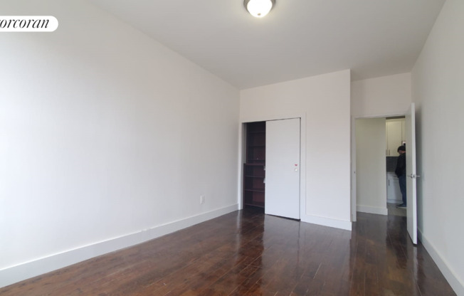 2 beds, 1 bath, $3,195, Unit 5C