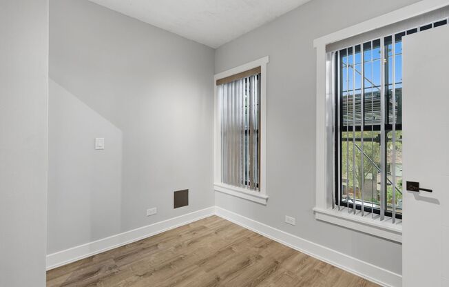 2 beds, 1 bath, 570 sqft, $2,500, Unit 415
