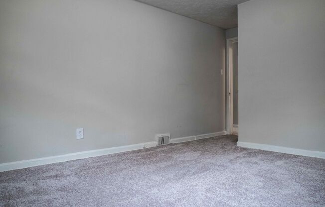 2 beds, 1 bath, 995 sqft, $1,299, Unit I136