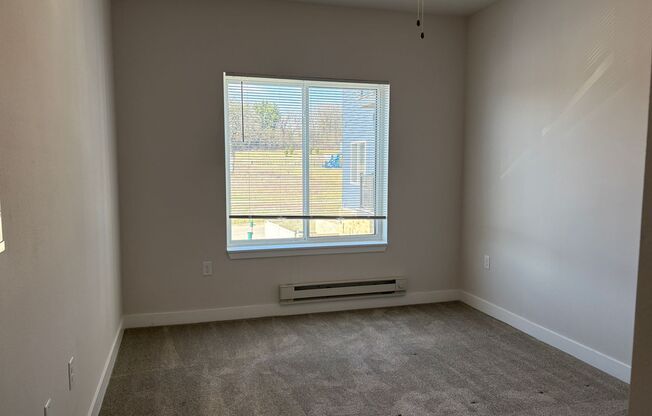 1 bed, 1 bath, 736 sqft, $1,525, Unit 4880-103