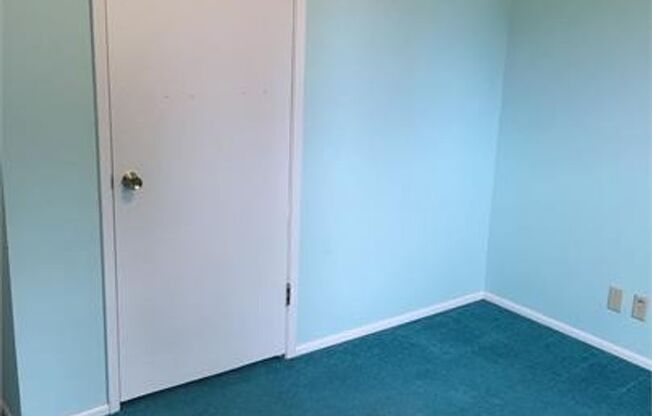 3 beds, 1 bath, $2,200