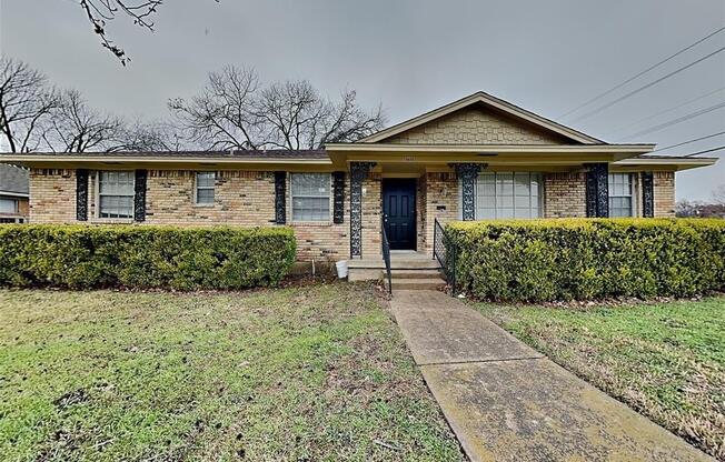 8445 BOCOWOOD DR