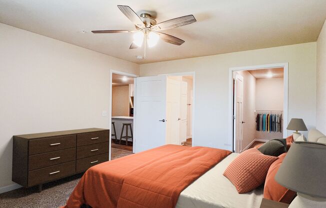 2 beds, 2 baths, 1,295 sqft, $1,860