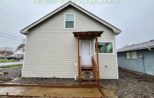 2-Bedroom, 1-Bathroom Unit Available in Multiplex Near Downtown Hillsboro