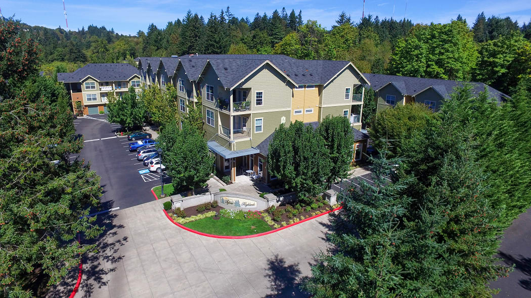 We Invite You to Commons at Sylvan Highlands Apartments in Portland, Oregon