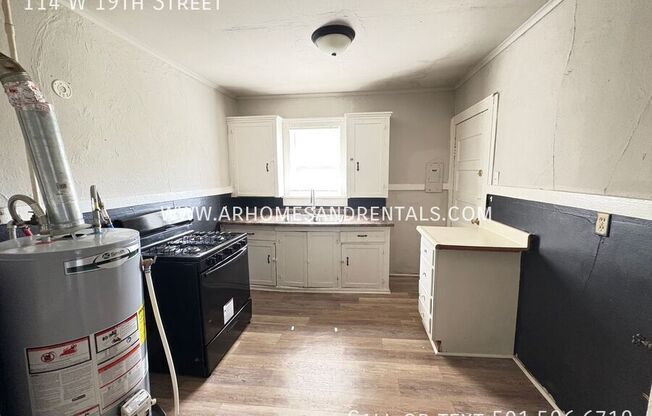 114 W 19 ST