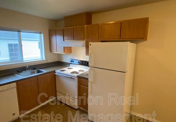 2 beds, 2 baths, 994 sqft, $1,495