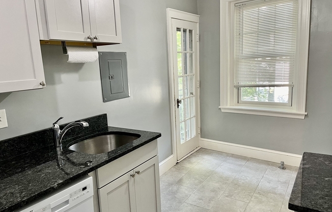 52 Strathmore Rd