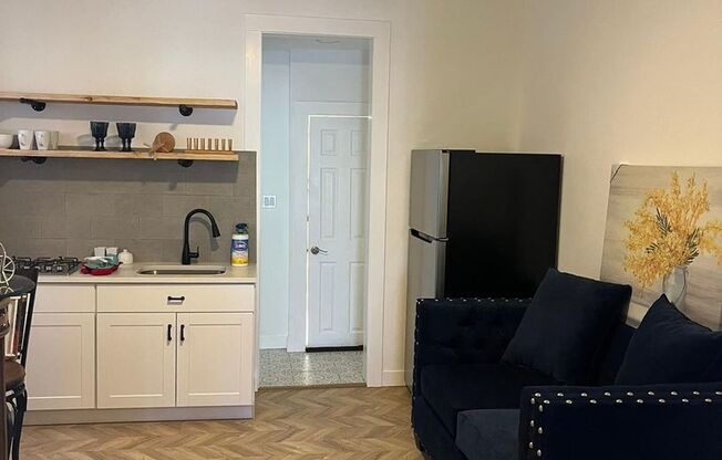 Central Location Beautiful  Remodel apartments complex