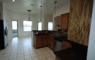 5 beds, 3 baths, $2,295