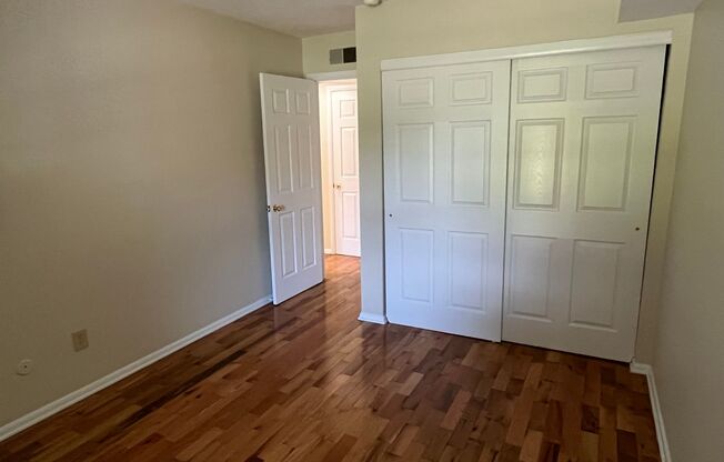 2 beds, 1 bath, 850 sqft, $950, Unit 1541-B3