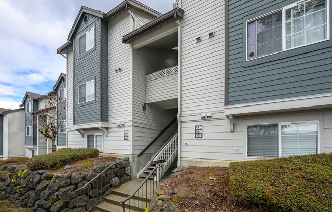 1 bed, 1 bath, 800 sqft, $1,535, Unit 1215