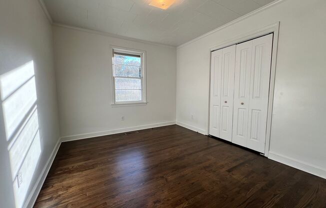 3 beds, 1 bath, $1,200