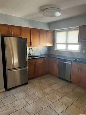 3 beds, 1 bath, $2,650, Unit 2