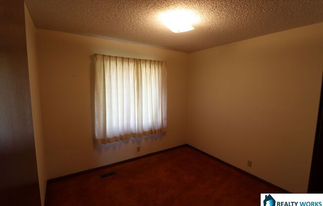 3 beds, 1 bath, $1,600