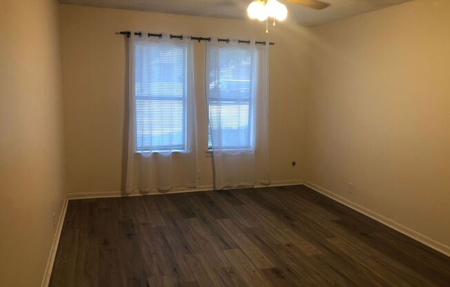 3 beds, 1 bath, $1,650