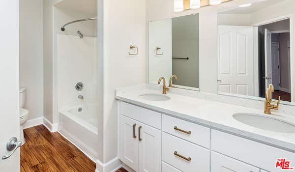 1 bed, 1 bath, 806 sqft, $3,251, Unit 5-116
