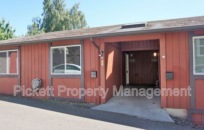 1134 SCOTT AVE