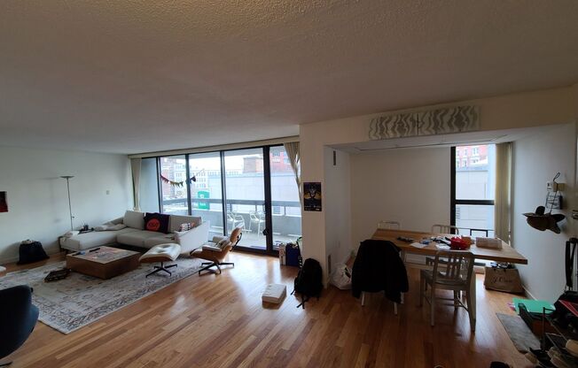 Kenmore Square - Balcony - Pool - Doorman - Garage Parking