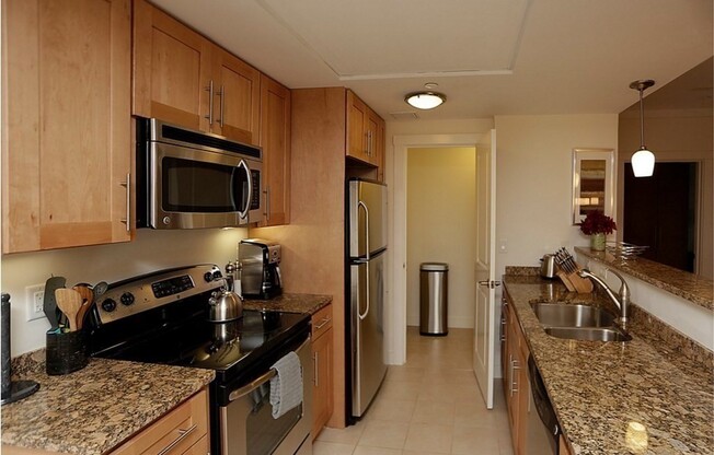 2 beds, 2 baths, 1,185 sqft, $4,300, Unit 211