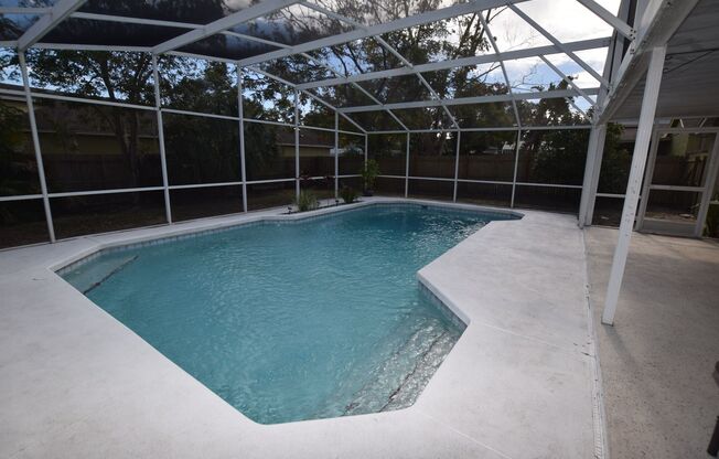 3 Bedroom,2 Bath Single Family Home at 6952 Knightswood Dr Orlando, FL 32818