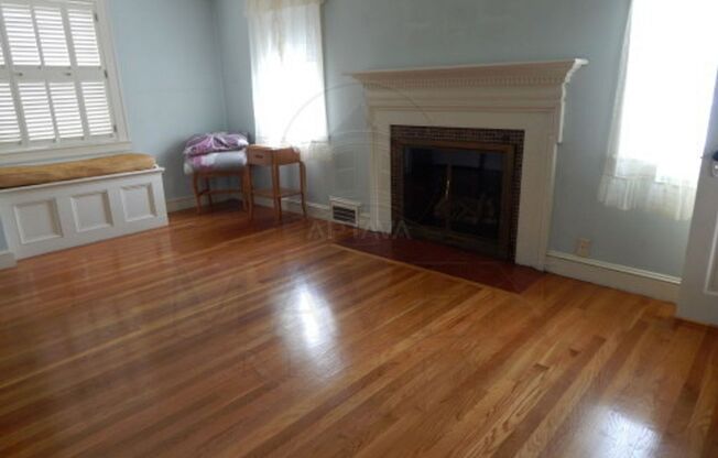 232 MAIN ST