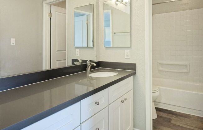 1 bed, 1 bath, 675 sqft, $1,895, Unit 325