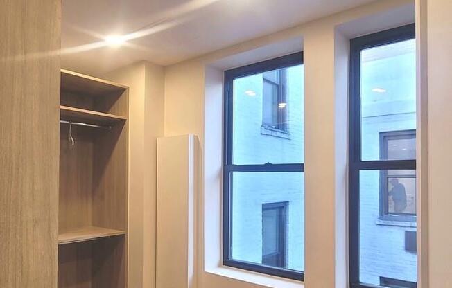 6 beds, 4.5 baths, 6,000 sqft, $55,000, Unit PHA