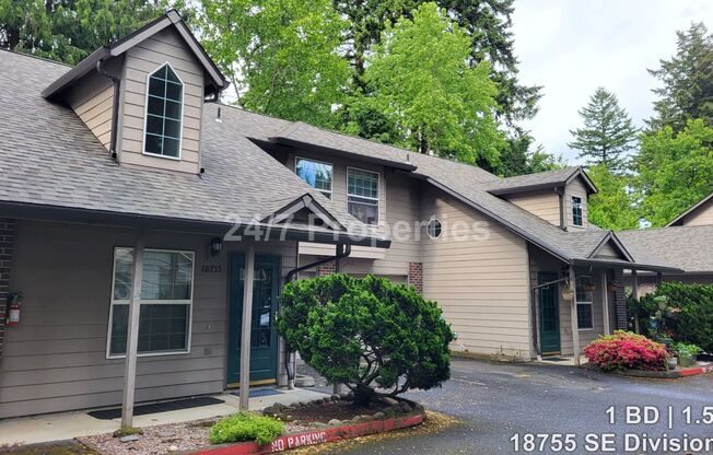Charming 1 BD | 1.5 BA Townhome - SE Division
