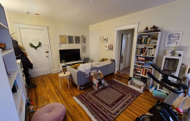 1 bed, 1 bath, $2,450, Unit 12