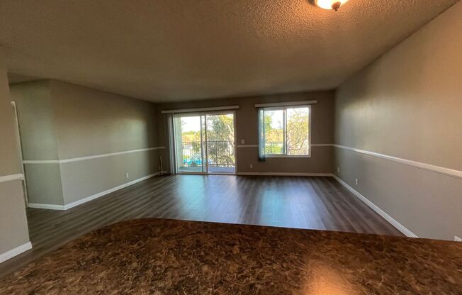 2 beds, 1 bath, 980 sqft, $2,400, Unit 055