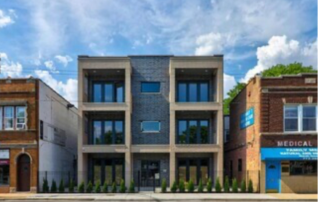 6322 W Irving Park Rd 4